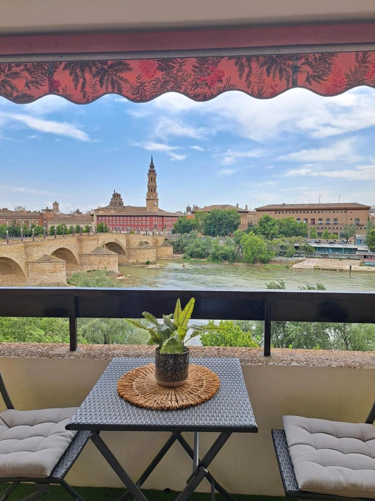 Apartamento Con Vistas Al Pilar Con Aparcamiento Privado Saragosse Extérieur photo